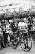 Lolo Roca,(Pirinda), en una antigua carrera ciclista en Ferrol